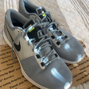 Nike men's authentic preowned sneakers shoes size 15!